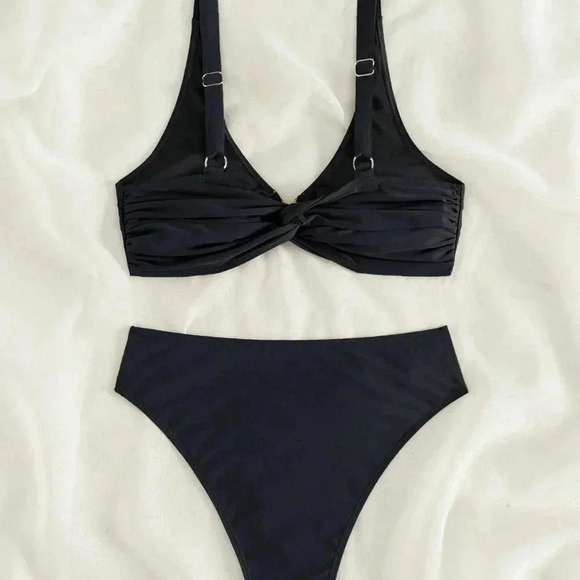 Black Women's Beach Ruffle Sexy Bikini Set - Picture 4 of 8